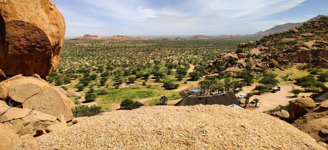 Ai Aiba - The Rock Painting Lodge Omaruru Exterior foto